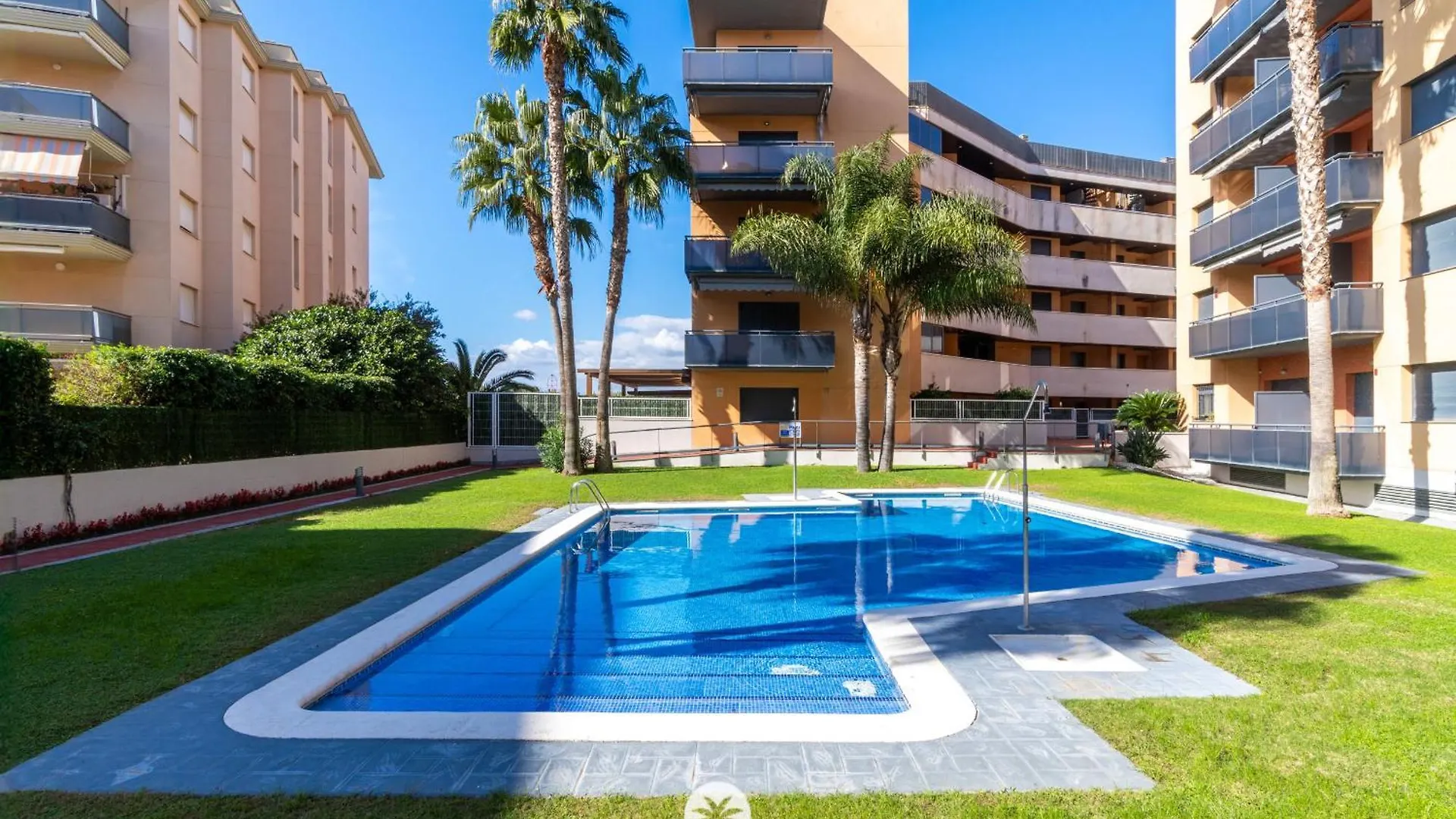 Mediterranean Way - Amadeus Confort Y Lujo Familiar La Pineda España